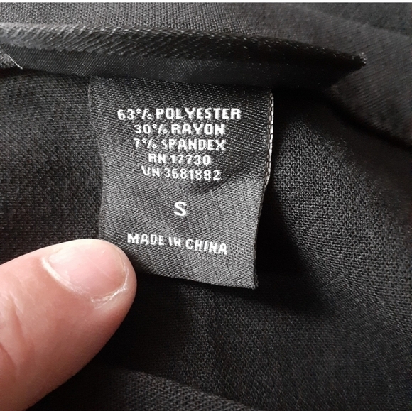 Victoria Beckham Women's Black Twill Scallop Mini Skirt. - Picture 9 of 12